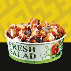 Salată fresh cu carne rotisată